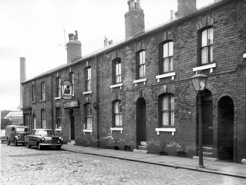 The Robin Hood public house on Powell Street in Hunslet pictured in April 1964. A sign over the door informs that it is a Tetley House.