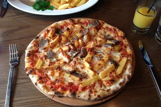 One Glaswegian shared their thoughts on the best pizza in Glasgow, 'Tony Macaroni', they said, and elaborated no further. 