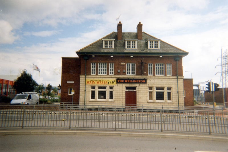 The Wellington on Low Road, by the junction with Old Mill Lane pictured circa 1998. This old pub has been there since the 19th century, but there has been an inn on the site since at least 1760 when the Organ inn was a place for important meetings in Hunslet.