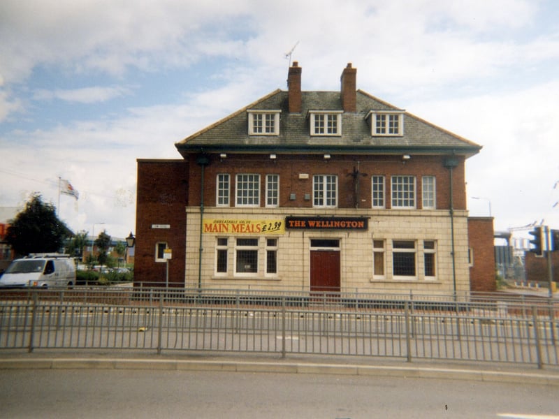 The Wellington on Low Road, by the junction with Old Mill Lane pictured circa 1998. This old pub has been there since the 19th century, but there has been an inn on the site since at least 1760 when the Organ inn was a place for important meetings in Hunslet.