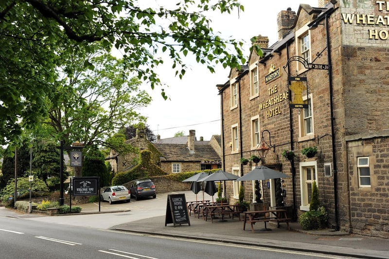 The attractive village of Baslow is on Chatsworth's doorstep and is perfect for foodies too as it can boast the acclaimed Baslow Hall, which has guest rooms as well as a restaurant. 
It takes just over 40 minutes to get there in the car, or around 70 minutes by public transport