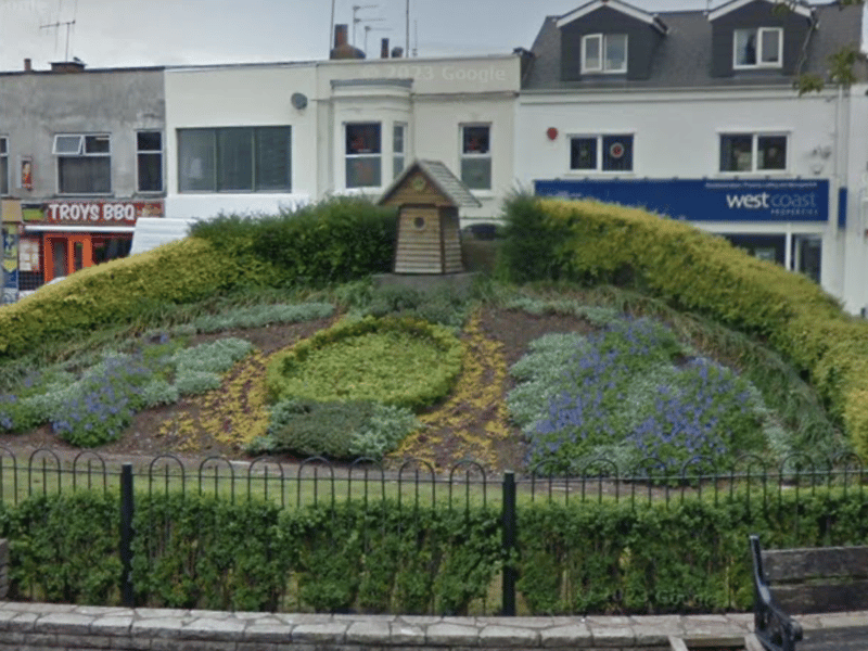 The clock looked a bit worse for wear in May 2015 