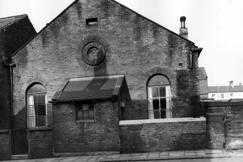 Methodist Chapel schoolroom, on the wall is a date plaque 'Ebenezer Primitive Methodist 1870'. The chapel for worship was situated a short distance away at the corner of Danby Walk and Upper Accommodation Road. The rear of this schoolroom was on Danby Walk, opposite the side of the chapel. Pictured in October 1963.