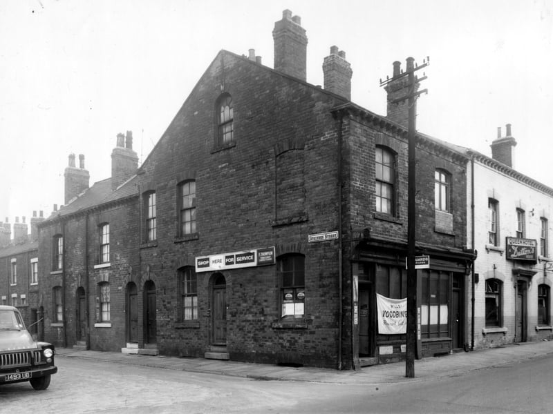 The Queen Hotel on South Accomodation Road. can be seen far right of this photo from August 1961. 