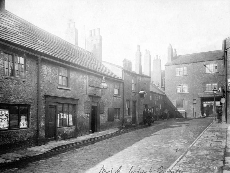 The Boy and Barrel Inn on Hunslet Road. This photo possibly dates from 1898.