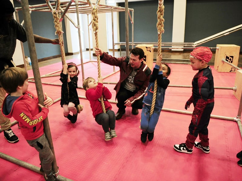 From 'Super-Experiment' shows to a dedicated Hero Academy, the museum is packed with free action. It’s perfect for burning off energy while staying undercover. Pre-booking is essential as this is a major city-centre draw for families. 🧒 Armouries Dr, Leeds LS10 1LT
