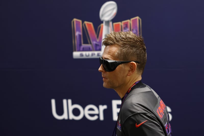 Kaskade's choice of eyewear - which make Apple's Vision Pro goggle's look stylish - and casual shirt leave a lot to desire