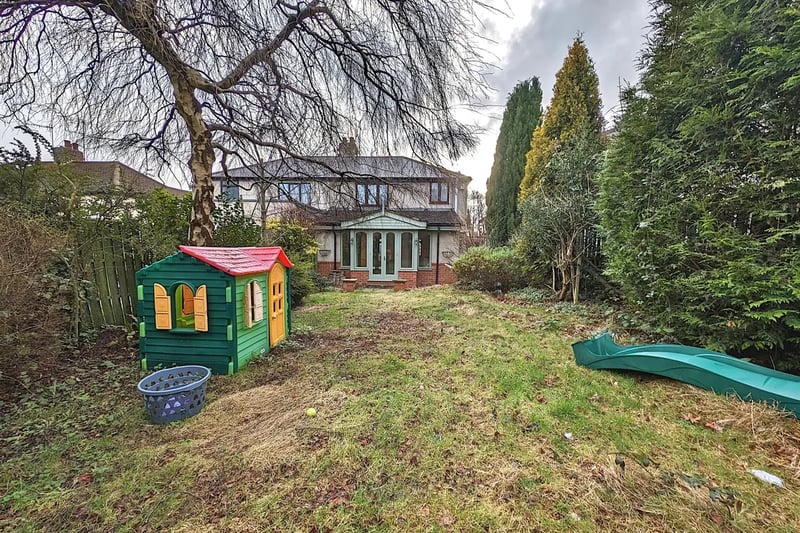 The garden would provide ample space for a young family to entertain children, and for al fresco dining in the summer months. Photo courtesy of Zoopla.
