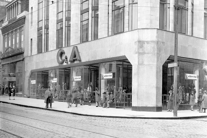 The new C&A building pictured on the North west corner of Sauchiehall St and Cambridge St in the late 1920s. It was a store where you could always pick up lovely clothes for a reasonable price. 