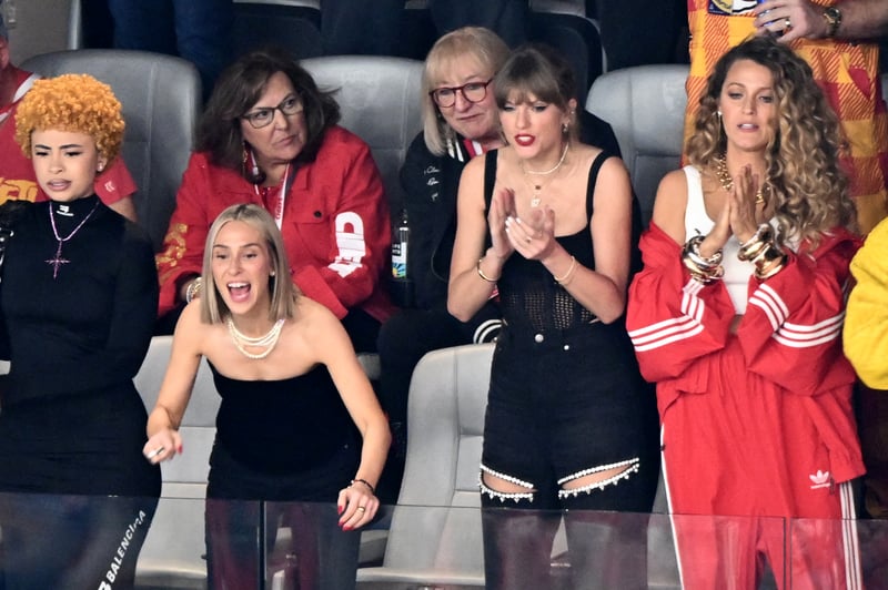 Taylor Swift (2nd R), US rapper Ice Spice (L), Ashley Avignone (2nd L) and US actress Blake Lively (R)