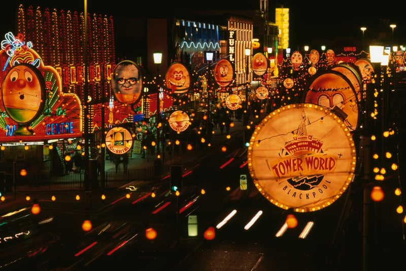 Lights and illuminations along the Golden Mile in the seaside resort of Blackpool, Lancashire, 1987. (Photo By RDImages/Epics/Getty Images)