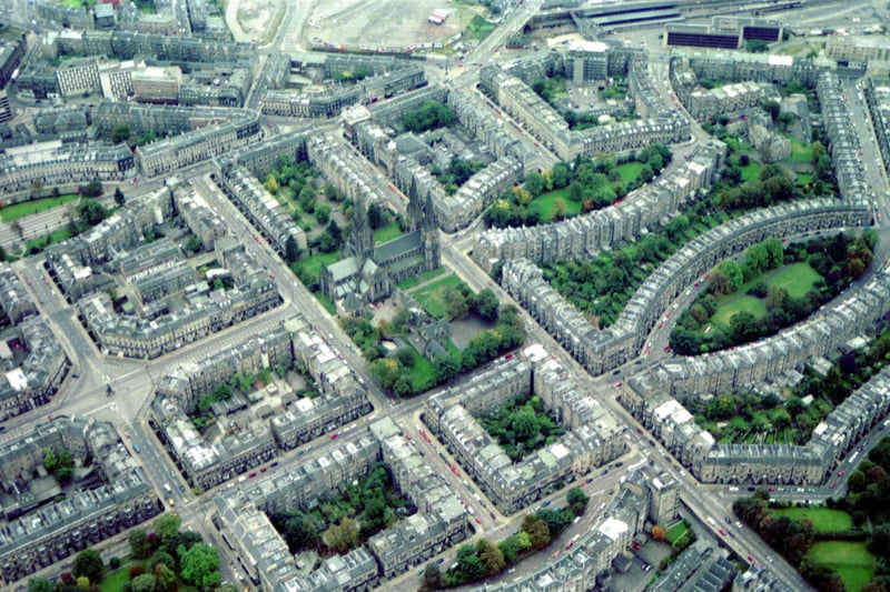 Aerial photo of the Coates area of Edinburgh looking south, October 1993. Reference points: Palmerston Place, St Mary's cathedral roughly middle, with Eglinton Crescent/Glencairn Crescent and Lansdowne Crescent/Grosvenor Crescent making 'eyes' at the right.
