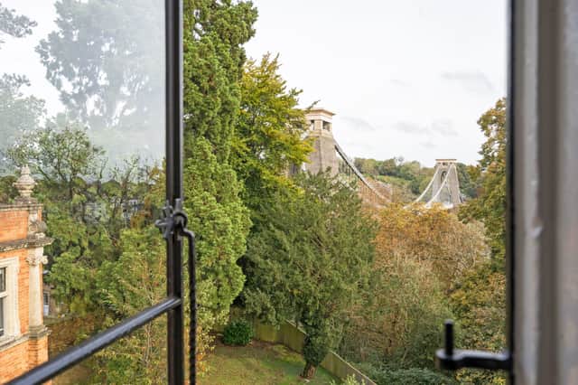 The principal bedroom is dual-aspect with show-stopping views of the iconic Clifton Suspension bridge and towards Avon Gorge.