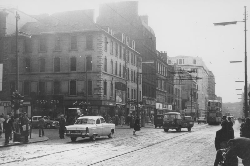 Looking along Argyle Street from Stockwell Street in the early sixties. Argyle Street was always a haven for Merchants, even in the very beginnings of the city. Traders used to set up stalls and businesses on courts along both sides of the city centre street - including: Sydney Court, Morrison's Court, Moodies's Court, Wellington Court, Wilson's Court, Buchanan Court, Turner's Court and Pratt's Court.