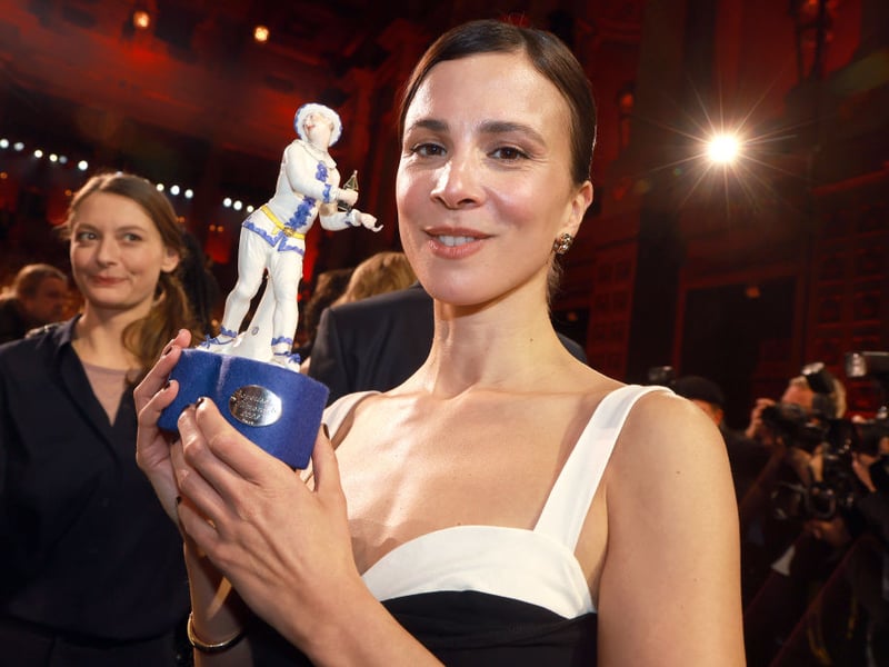 German actor Aylin Tezel is confirmed to be appearing in Glasgow with the UK premiere of her directorial debut Falling Into Place, shot on the Isle of Skye. She won the Newcomer Director Award at the Bavarian Film Awards 2024 for the film which screens at 8.30pm on Saturday, March 2. 