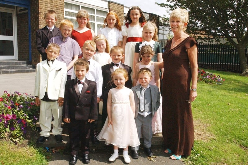 Carley Hill Primary School closed for the last time in July 2004.
Staff and pupils got dressed up for a mini prom to mark the occasion.