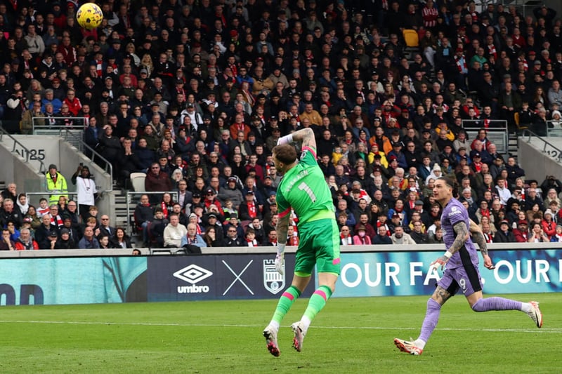 Made a number of good stops today, including an impressive double save in the first half. Was easily chipped by Nunez for the Liverpool opener and let down by his defence today.