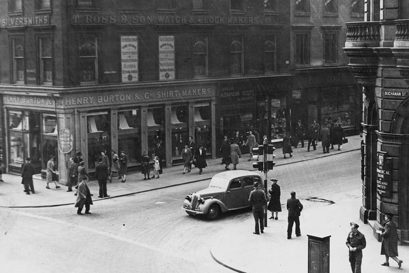 The corner of Buchanan Street and Gordon Street pictured in 1940 during the Second World War. 