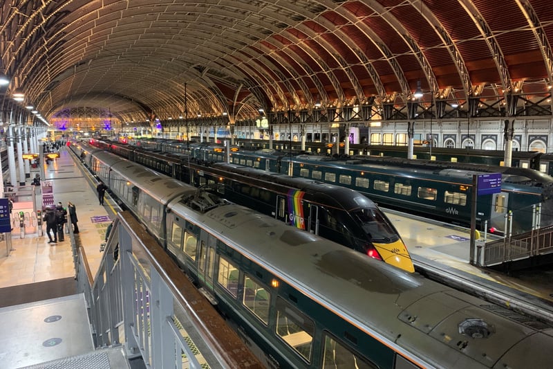 Estimated entries and exits made at Paddington station was 59,182,926.