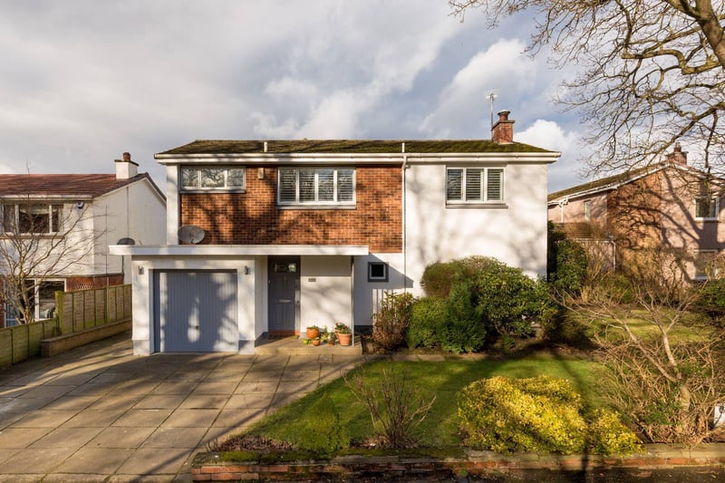 2 Barnton Park Crescent is a bright and spacious three-bedroom detached family home in the prime residential Edinburgh area of Barnton.
