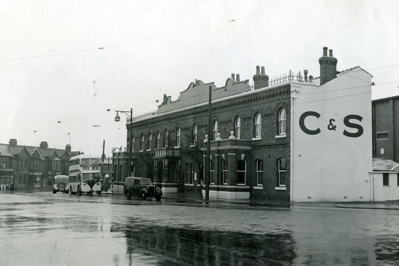The Oxford Hotel, Marton, in 1953