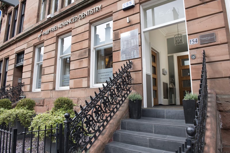 Advanced Dentistry have private dentists in Glasgow and Edinburgh that offer bespoke general, cosmetic and restorative dentistry at the Hyndland practice. They have a rating of 4.7. 