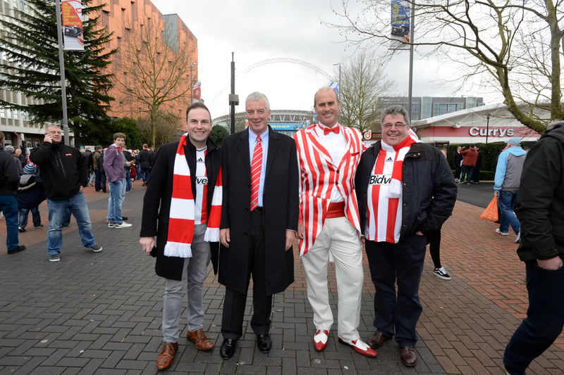 SAFC 1973 hero Ritchie Pitt spared time for a photo with the fans.