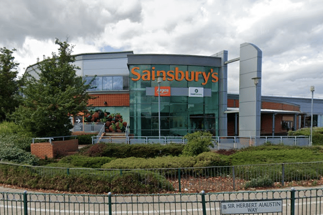 Sainsbury’s is one of the most popular chains across the UK. As well as food, the supermarket offers groceries, general merchandise, and also clothes. One customer said of the store: “A nice place to shop and get groceries, with good selections everywhere. Has a cultural aisle, bakery,Express food,Argos and Timpsons on site.” It has a 4.1 rating from 3k reviews.
