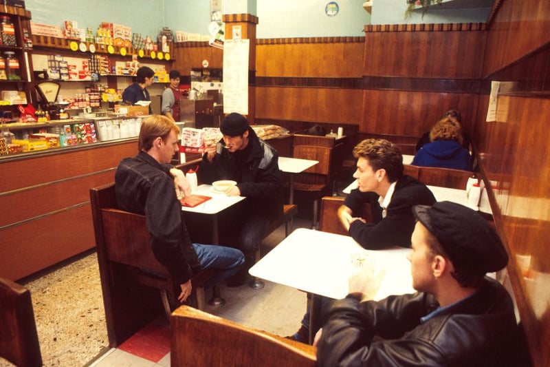 Wet Wet Wet in a cafe in Glasgow, 1987. L-R Tommy Cunningham, Marti Pellow, Graeme Clark, Neil Mitchell. 