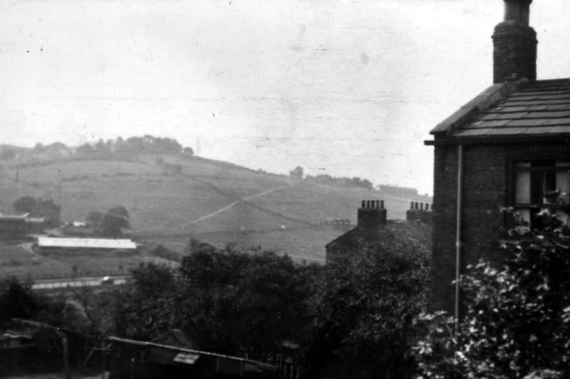 A view from 12 Artist Terrace in Wortley, looking towards Farnley, taken around the early 1950s. The area at the time is sparsely developed, covered mainly with fields.