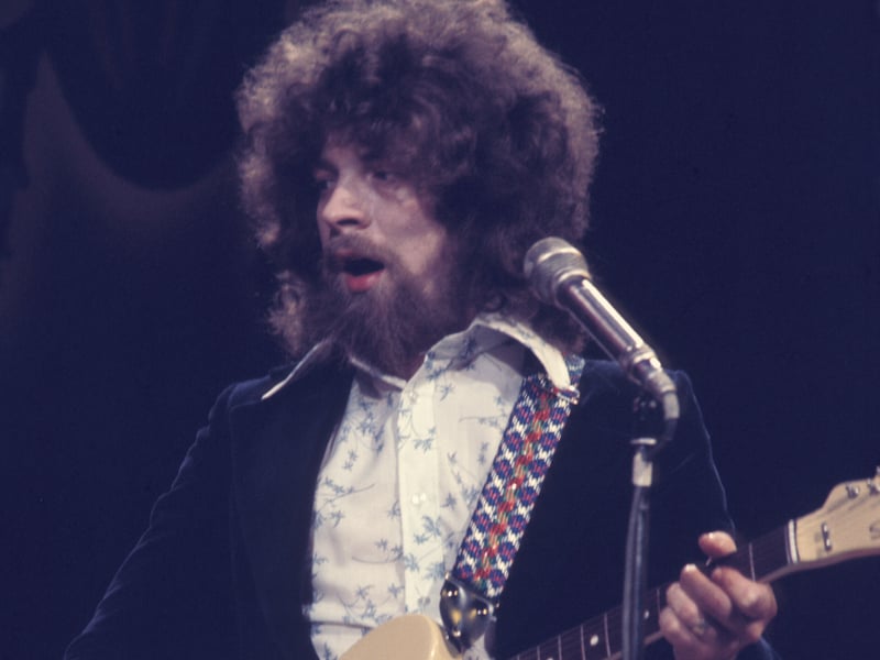 Jeff Lynne of Birmingham band Electric Light Orchestra (aka ELO) was born in Shard End, and he attended the nearby Alderlea Boys' Secondary School
