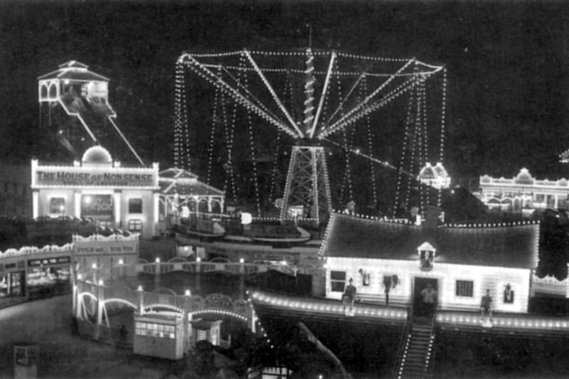 The first major display of illuminations, 1925.