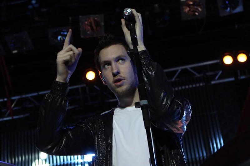 Calvin Harris made an appearance at the University of Strathclyde on 13 November 2009. A few months earlier he released his second studio album Ready for the Weekend. 