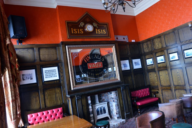 The Ship Isis is one of the city businesses which offers free room hire. You can enjoy a function in its atmospheric Vaux room, upstairs from the main bar.