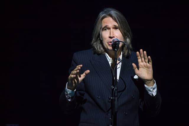 Justin Currie, the lead singer for Scotland's pop and rock band Del Amitri, attended Jordanhill School.