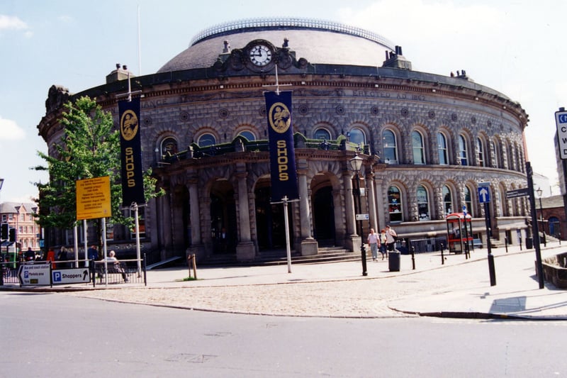 Share your memories of Leeds in 1990 with Andrew Hutchinson via email at: andrew.hutchinson@jpress.co.uk or tweet him - @AndyHutchYPN