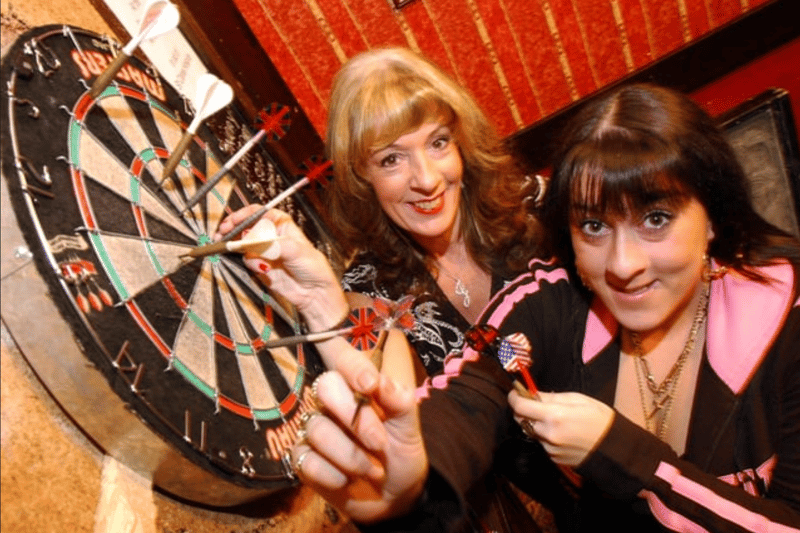 Jen and Rachel English on the Oche 20 years ago. Remember this?