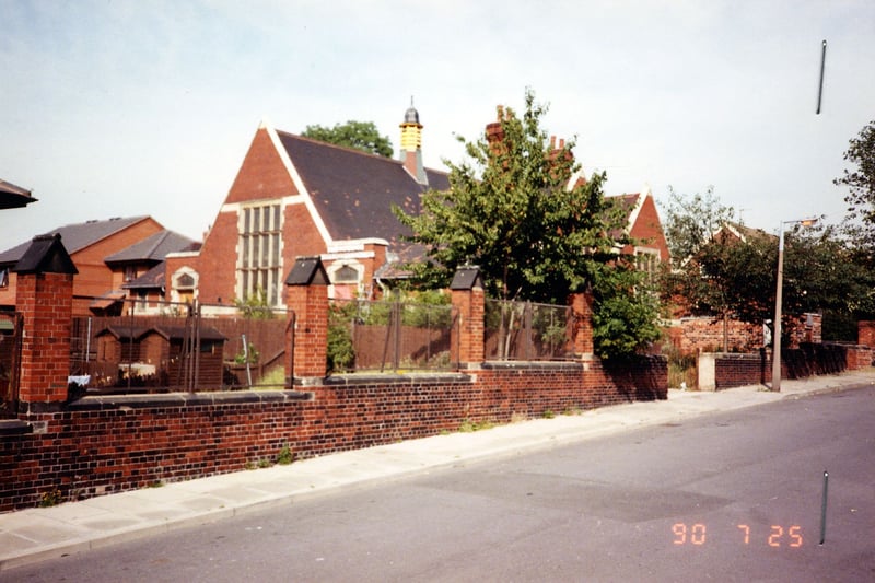Colenso Mount showing St. Edward's Church Hall. A listed building built in about 1904, it was originally St. Edward's Church School, and later became a community centre after the demolition of the church, but is unoccupied at the time of this photo in July 1990.