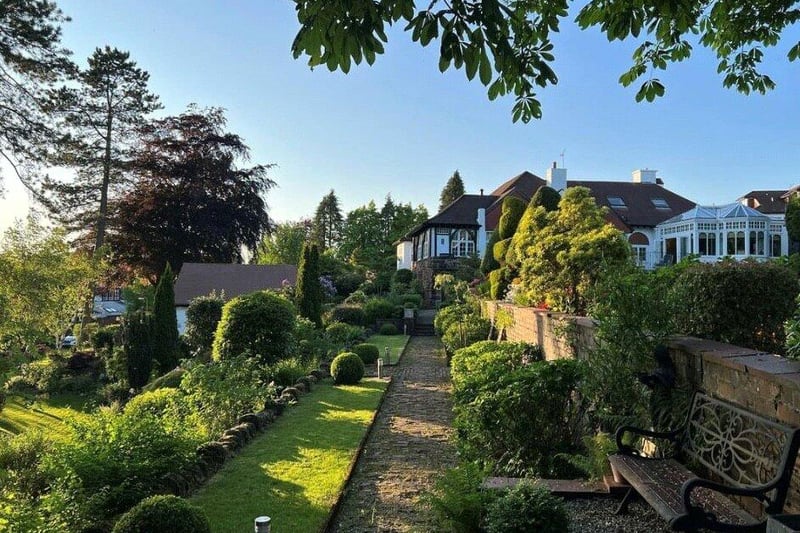 The exceptional garden grounds are beautifully landscaped with a space of 0.88 acres. 