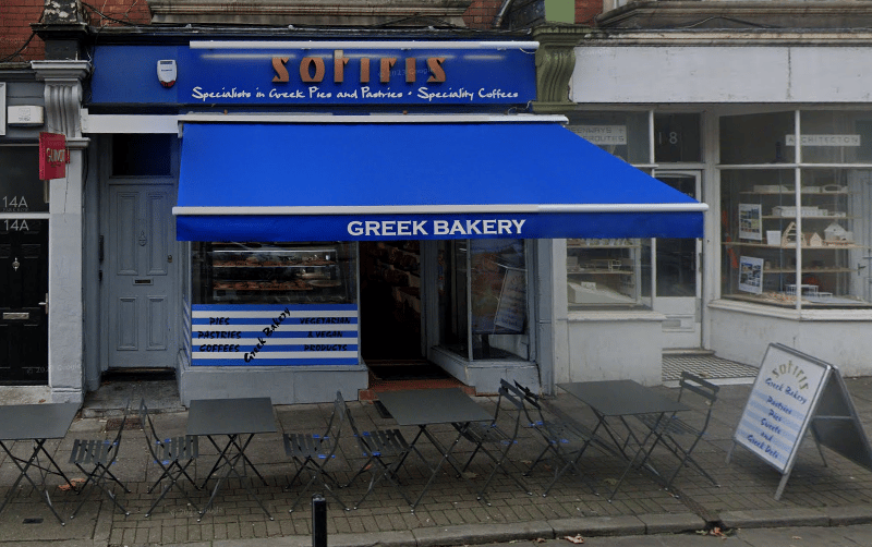 The Greek deli offers a delicious range of pies and affordable prices (from £3.99 to £4.30). Why not indulge in a ham and cheese pie or the less usual vanilla pie Bougatsa or Bougatsa feta cheese pie? They also have vegetarian and vegan options like the vegan spinach pie and the feta cheese pie. They are open every day from 9am to 6pm and also offer delivery through Uber Eats.
16 Park Row, Bristol BS1 5LJ