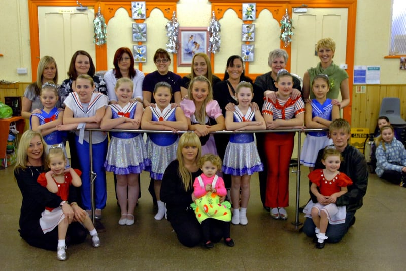 A lovely scene from the Muriel Harrison School of Dance in 2015.
Here are some of the dancers with their mums who were also all dancers with the school. 