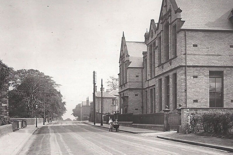 A postcard view looking north-east along Broad Lane showing Broad Lane Board School (later Broad Lane County Primary School then Broad Lane Middle School) on the right. This school opened on October 1, 1900 with space for 650 pupils. It would appear from the dress of the two children with a pram in front of the school that the photo dates from around the early 1900s, so it may have been taken to commemorate the opening of the school.