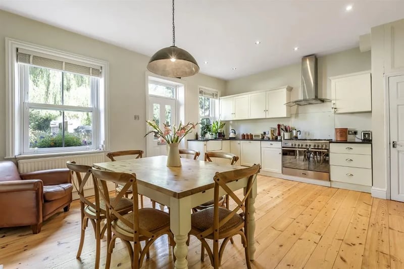 In the spacious dining kitchen is plenty of room for a large dining table. Here is also access to the rear garden.
