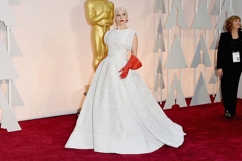 This photograph of Lady Gaga at the Oscars is the perfect example to highlight the importance of accessories! I loved the serene look of her dress and I know her red leather gloves were undoubtedly very expensive, but they reminded me of gloves you wash the dishes with! 