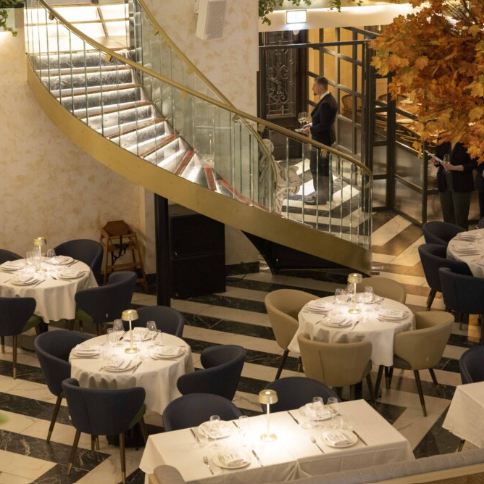 Banca Di Roma has been open for a year now in the city in the former site of Zizzi's on Royal Exchange Square. It's got a massive lush interior, and despite losing their Italian head chefs, they've been drawing in clientele at a steady rate.