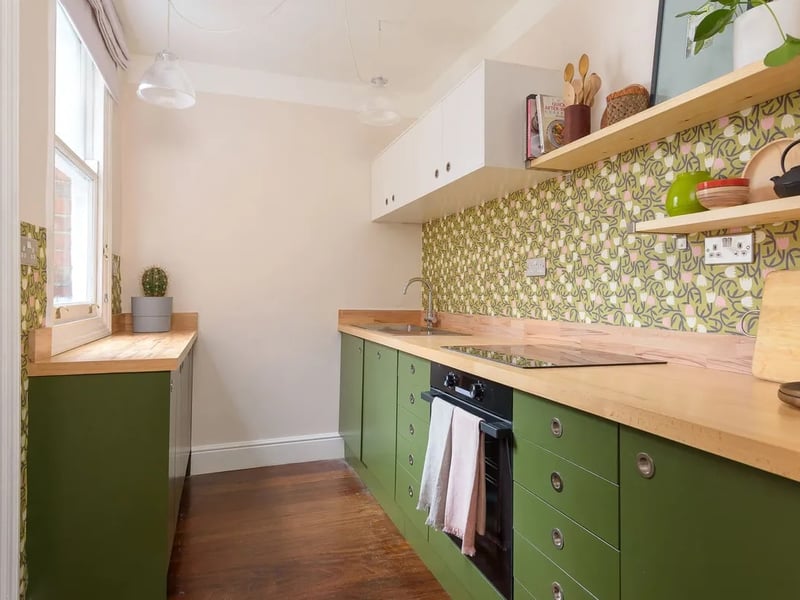 The beautiful, colour-coordinated kitchen 