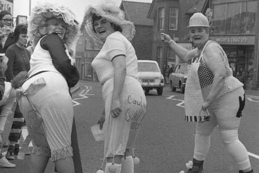 Who remembers when Whitburn Workmens Club and the Grey Horse Public House competed in an Easter bonnet parade and 'knicker relay' race for charity. 
Here's a scene from the 1976 race.