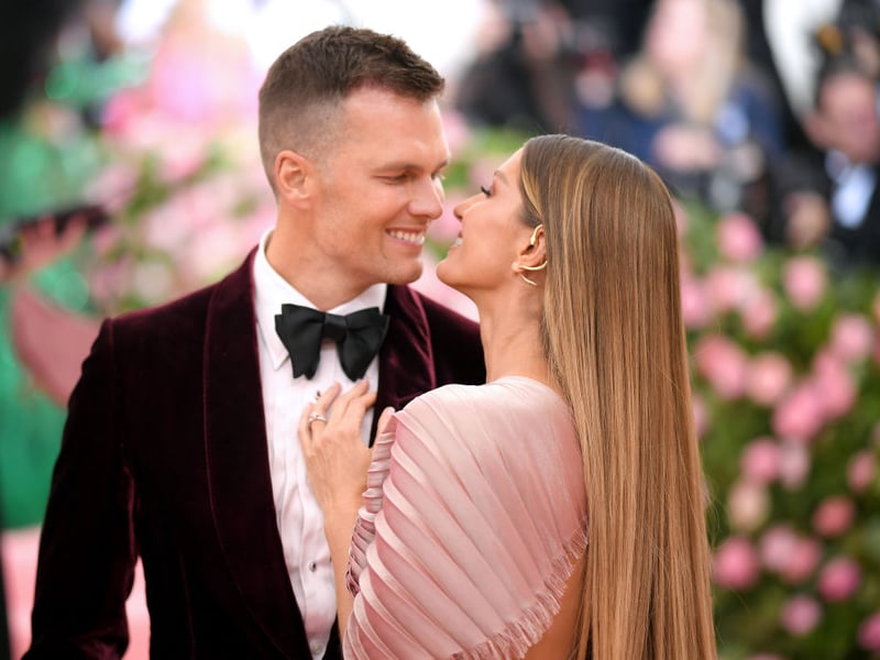 Tom Brady is one of the most successful and rich NFL quarterbacks in history, while Brazilian supermodel Gisele Bϋndchen is an equally wealthy leading light in the world of fashion. When they married in 2009 they became a power couple worth an estimated $650 million.