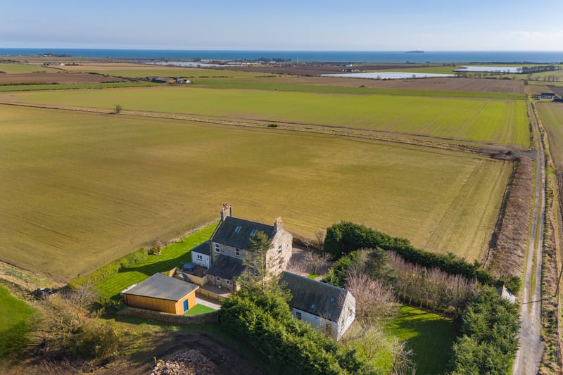 East Pitcorthie House was built as a farm in the late 19th Century and has been refurbished to include new  double-glazed windows and luxury Moduleo flooring. It has fantastic countryside views extending to the Firth of Forth.
