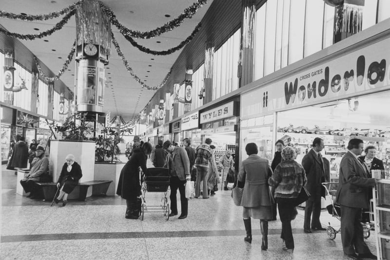 Inside the Arndale Shopping Centre in 1982.